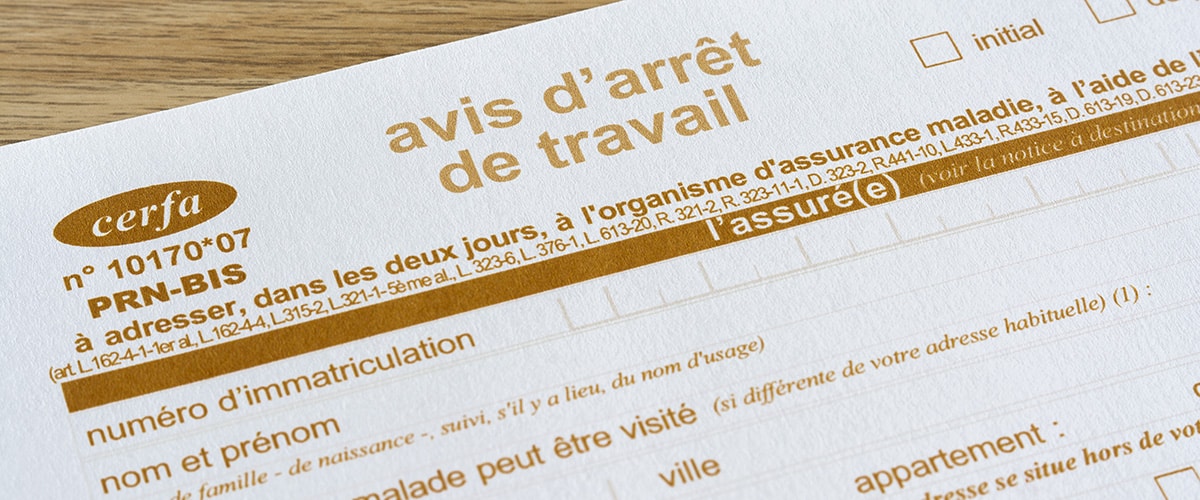 Arrêts maladie en 2025 : ce qui change pour les salariés, les agents publics et les mutuelles santé — Illustration