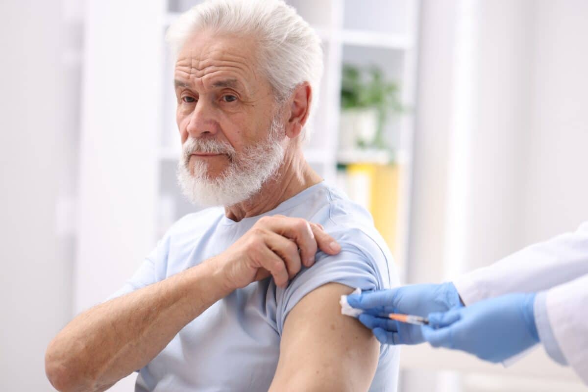Vaccination 2026-2027 : la campagne grippe-Covid d&eacute;marre le 13 octobre